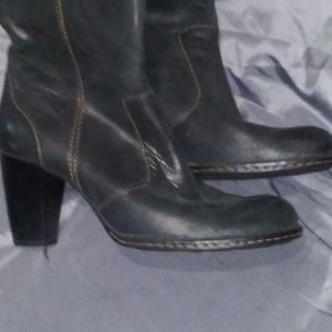 Born boots with heel